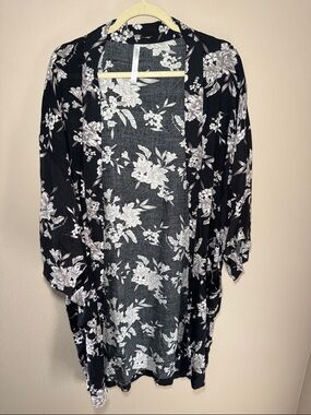 Spiritual Gangster Black Floral Kimono Robe